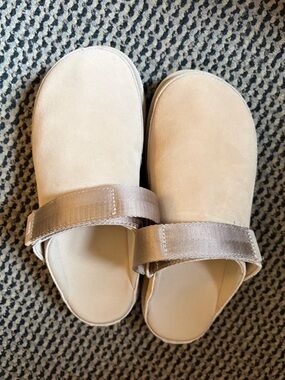 UGG Goldenstar Clog